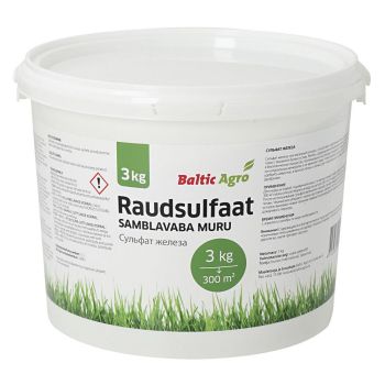 Valge plastämber, mis sisaldab 3 kg raudsulfaati samblaeemaldajat murule. Ämber on selgelt märgistatud roheliste siltidega, millel on toote nimi ja kaubamärk Baltic Agro.