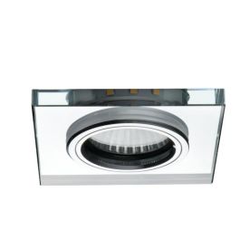 Ruudukujuline kroomviimistlusega süvistatav laevalgusti, mille keskel on ümmargune LED-valgusti. Klaasist raam ja mustad sisemised detailid.