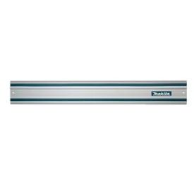 Hõbedane metallist juhtsiin, millel on kaks tumerohelist triipu ja Makita logo paremal pool, pikkusega umbes 1500 mm, kaks ava ühel servas.