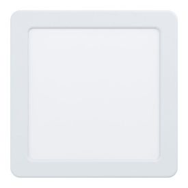 Ruudukujuline süvistatav valgusti valges värvitoonis, mõõtmetega 16,6 x 16,6 cm, sileda pinnaga raam ja matt valgusdifusor keskel.