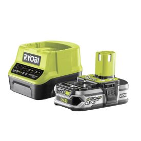 Kollane ja must Ryobi akulaadija koos eemaldatava 2,5Ah akuga. Laadijal on mustad juhtpaneeli nupud ning selge brändi logo, aku on kompaktse, ruudukujulise disainiga.