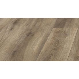 Helepruun tammemustriga laminaatparkett, millel on puidusüü imitatsioon, matt viimistlus ja realistlikud toonivarjundid; laiad ja pikad plaadid.