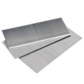 Kaks hõbedast klambrit ühendavad ribad, milles on peened metallist naelad suurusega 38x1,2 mm; iga riba sisaldab mitmeid naelu tihedalt reas.