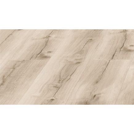 Hele puitmustrit matkiv laminaatparkett, millel on hallikaspruuni tamme struktuur ja looduslikud tumedamad sooned.